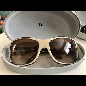 Dior cream colored sunglass